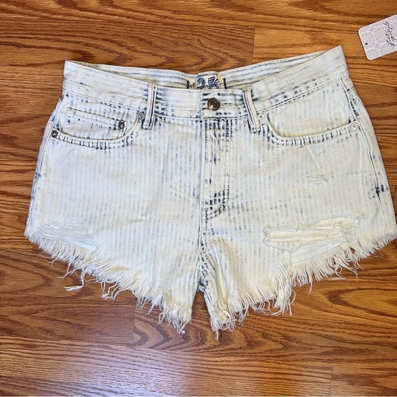 Free People Pants - Free People Ivory Comb Distressed High Rise Cutoff Shorts 26 Acid Wash NWT